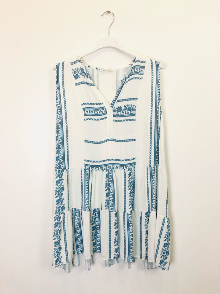 Korte boho zomer jurk tuniek - mouwloos - luchtige stof - volants - kleur BLAUW - maat 42/44
