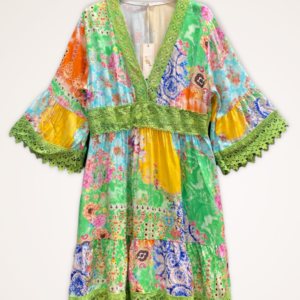 Kleurrijke boho vintage korte jurk met kant in GROEN brede mouwen maat 38/40