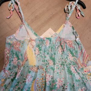 Luchtige zomer jurk in GROEN kleur, spaghetti bandjes en elastische rug maat 34/36