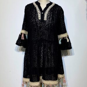 Boho en vintage jurk in ZWART kleur van katoenen kat, 3/4 mouwen met franjes en sierwerk Maat 40/42