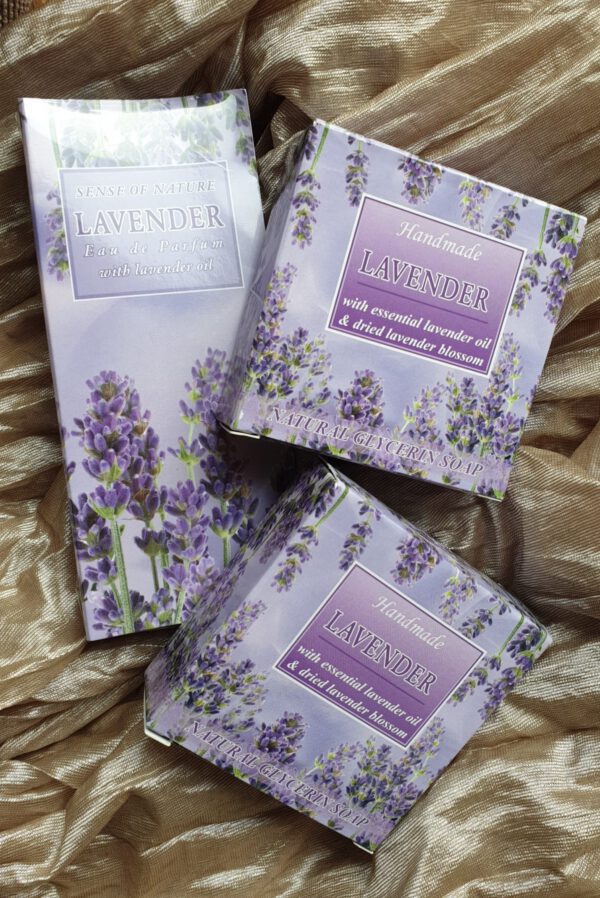 Twee zeep Lavendel etherische olie parfum spray, 2x100gr en 10ml