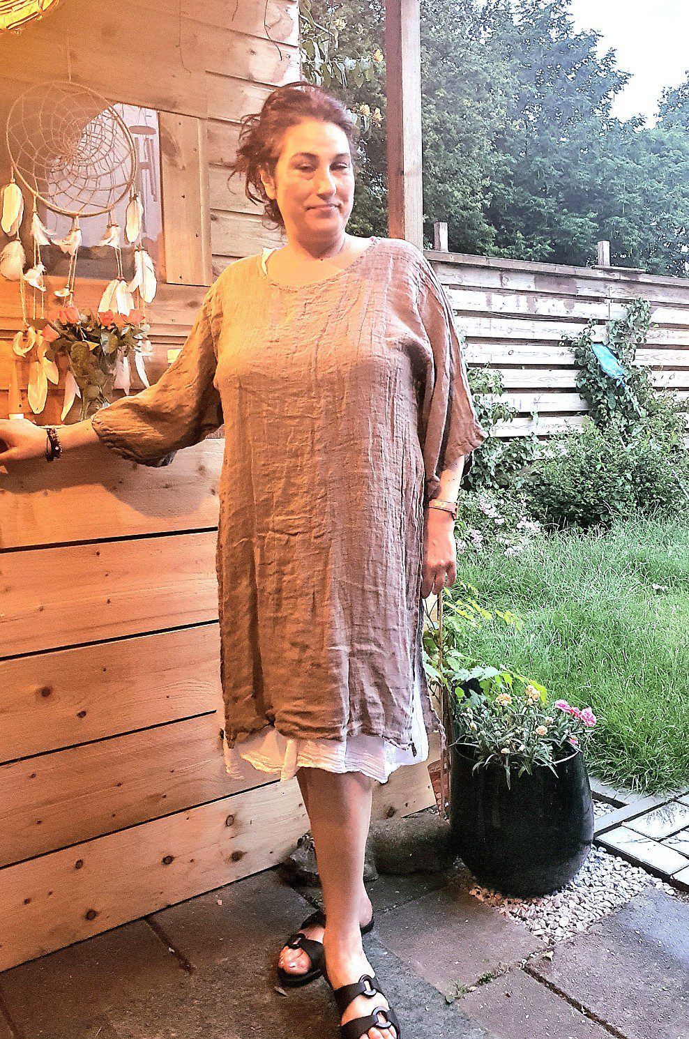 Boho linnen en katoen jurk in twee lagen - korte mouwen - kleur TAUPE - Maat 42/44