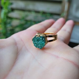 Set van 2 boho edelsteen verstelbare ringen in kleur paars en groen kristaal
