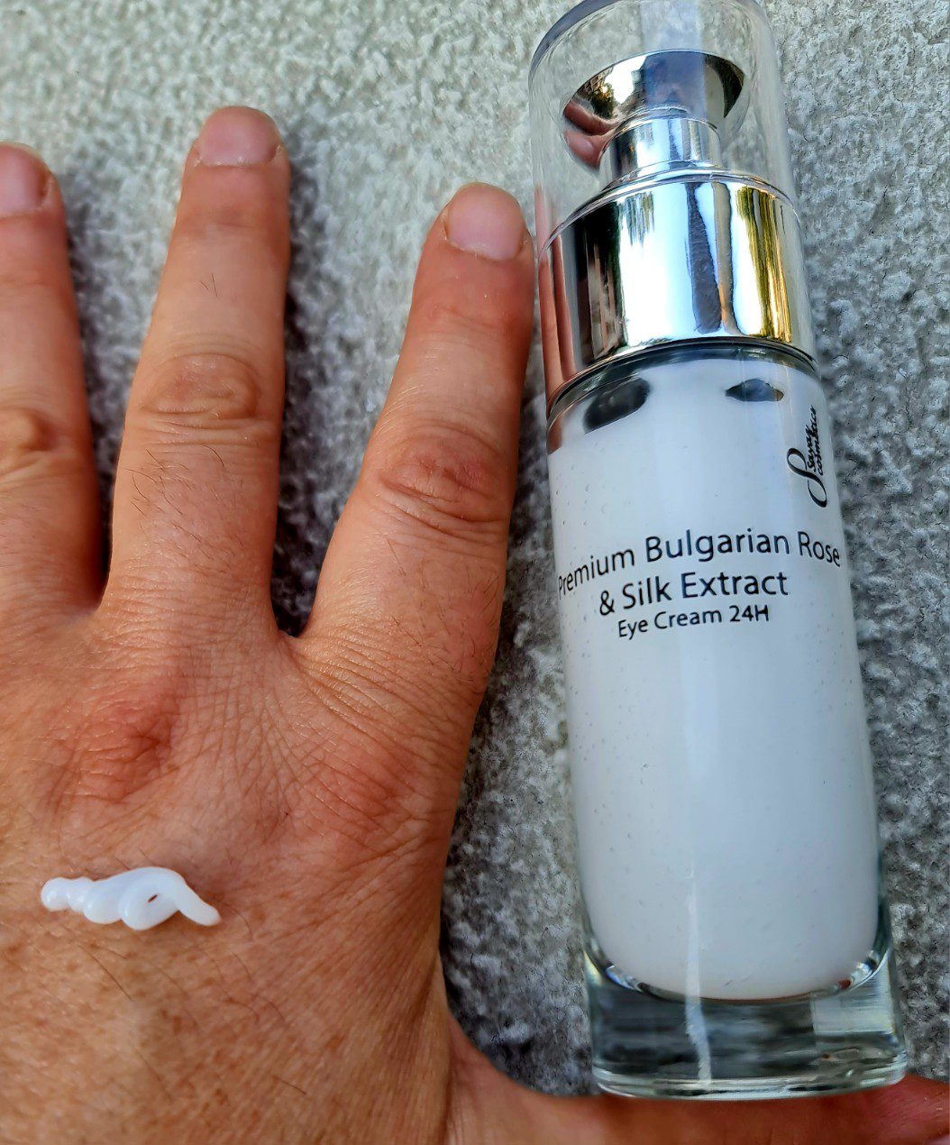 Luxe Premium Bulgaarse Roos & Zijde-extract Gezicht en ogen serum - voedend en spraakmakend - wallen 30ml