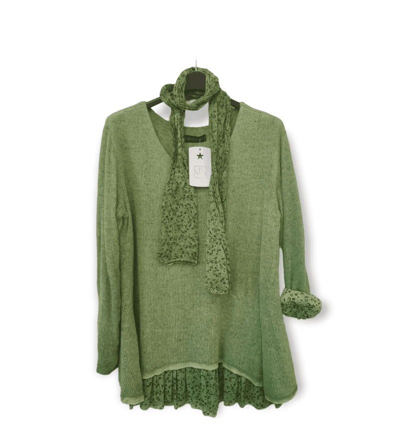 Prachtige warme  wollen top - trui voor dames gevoerd en sjaal kleur GROEN - maat 40/42