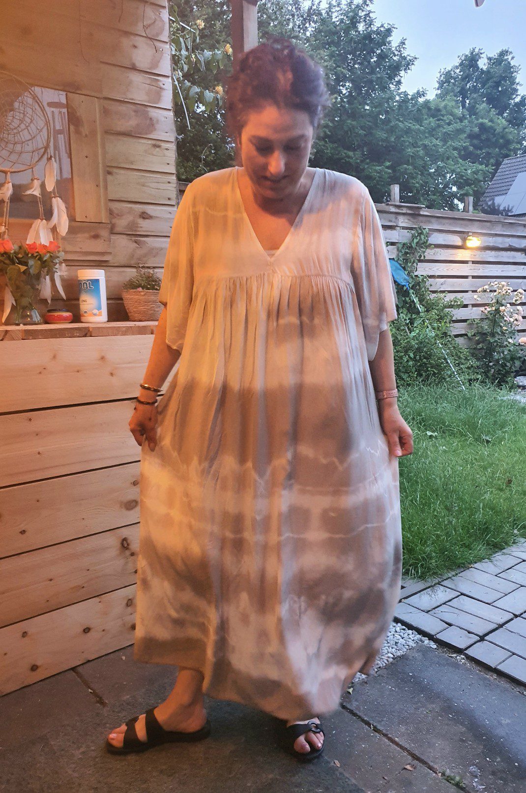 Boho maxi jurk van luchtige viscose - v-hals - kleur TAUPE - maat 42-46