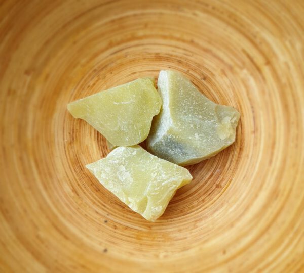 Ruwe brok van Lemon Kwarts - licht groen edelsteen- midden stukken kristal - Afbeelding 2
