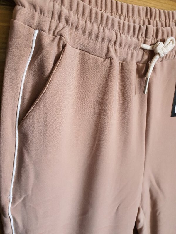 Sport broek voor dames vrouwen met zijzakken, BEIGE kleur, band aan zijkanten, stretch broek Maat S/M - Afbeelding 2