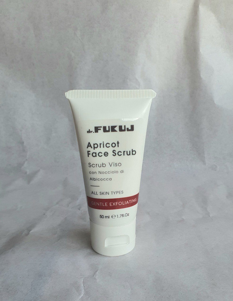 Dr Fukuj zachte Abrikoos gezicht scrub - alle huid types - verheldert - reinigt poriën - 50ml