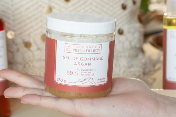 Biologische Arganolie lichaam scrubzout - verzacht de huid - bad en douche - amber en sinasappel 350g - Afbeelding 3