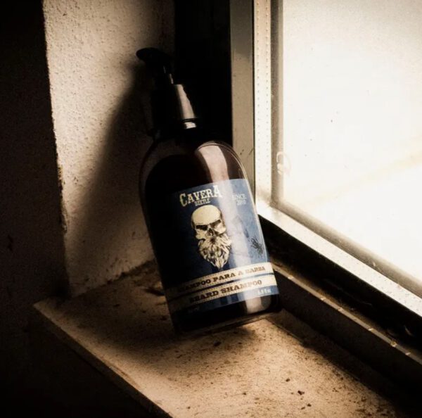 Heren baard shampoo - zachte baard - argan olie - aloe vera - verwijdert alle was, gel of pommade - glanzend baard 200ml