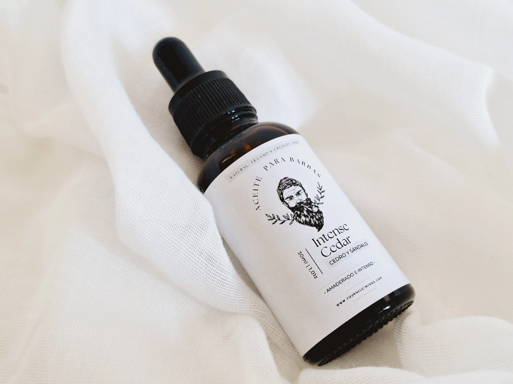 Biologische veganistische Baardolie - INTENSE CEDAR - houtnoten - huid - baard - haar - jojoba olie 30ml