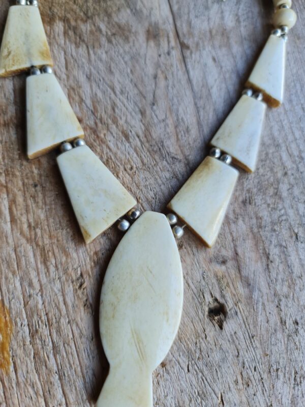 Tibetaanse etnische ketting - Buffalo bot - gepolijst - met vis vorm - handgemaakt - statement ketting 1st - Afbeelding 3