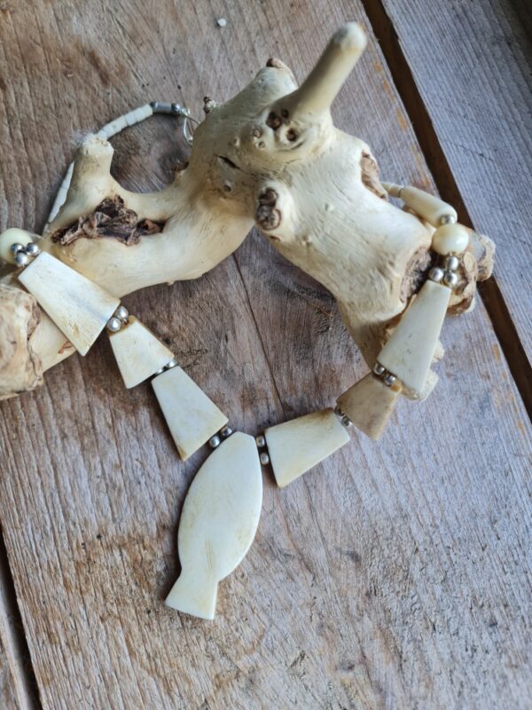 Tibetaanse etnische ketting - Buffalo bot - gepolijst - met vis vorm - handgemaakt - statement ketting 1st - Afbeelding 4