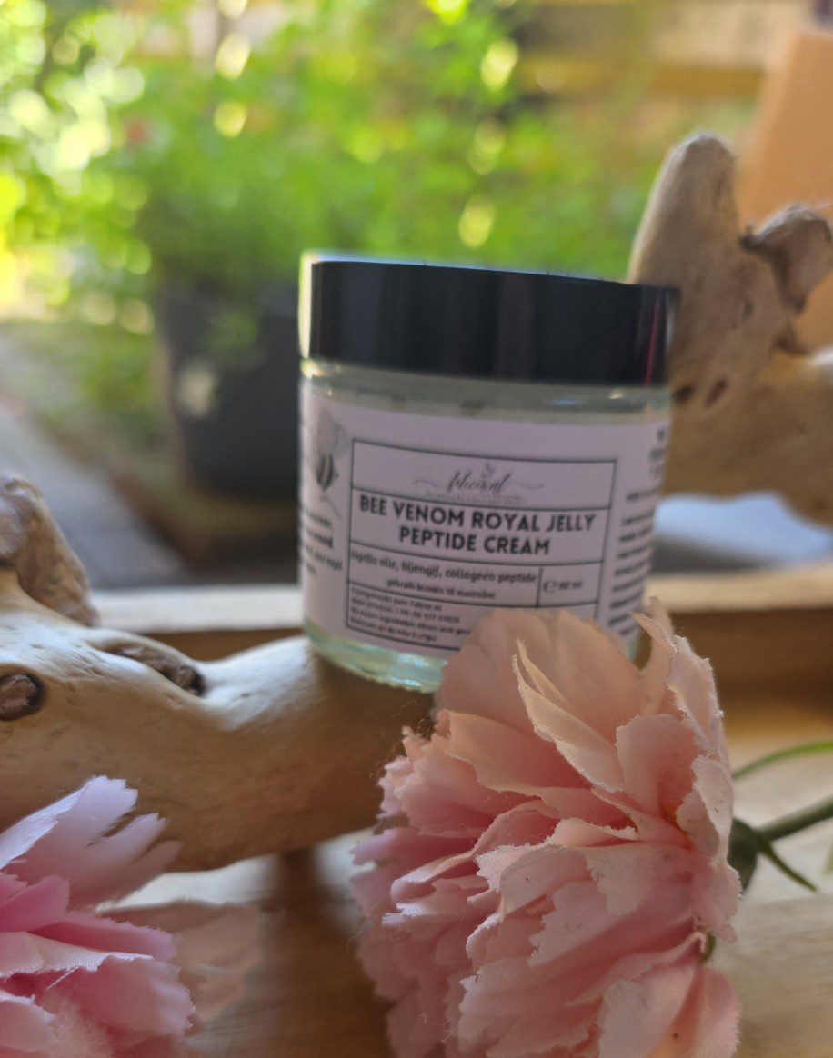 Handgemaakte anti-age creme met Bijengif en Koninginnengelei - collageen peptide - nigella olie 60ml - Afbeelding 3