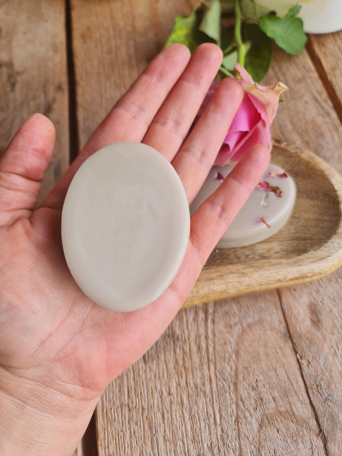 Veganistische en biologische Rozen body bar - voedend - puur shea butter - duurzaam lichaam balsem 50gr