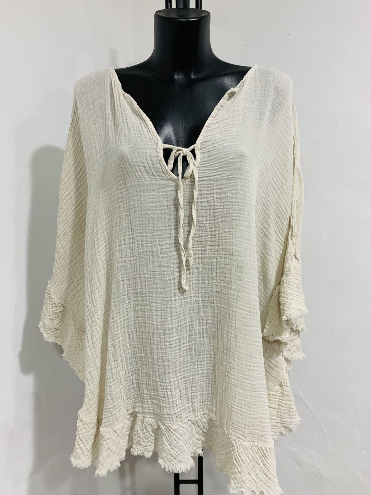 Prachtige katoenen boho tuniek met vleermuis mouwen - v-hals - strand - kleur BEIGE - maat 42-46