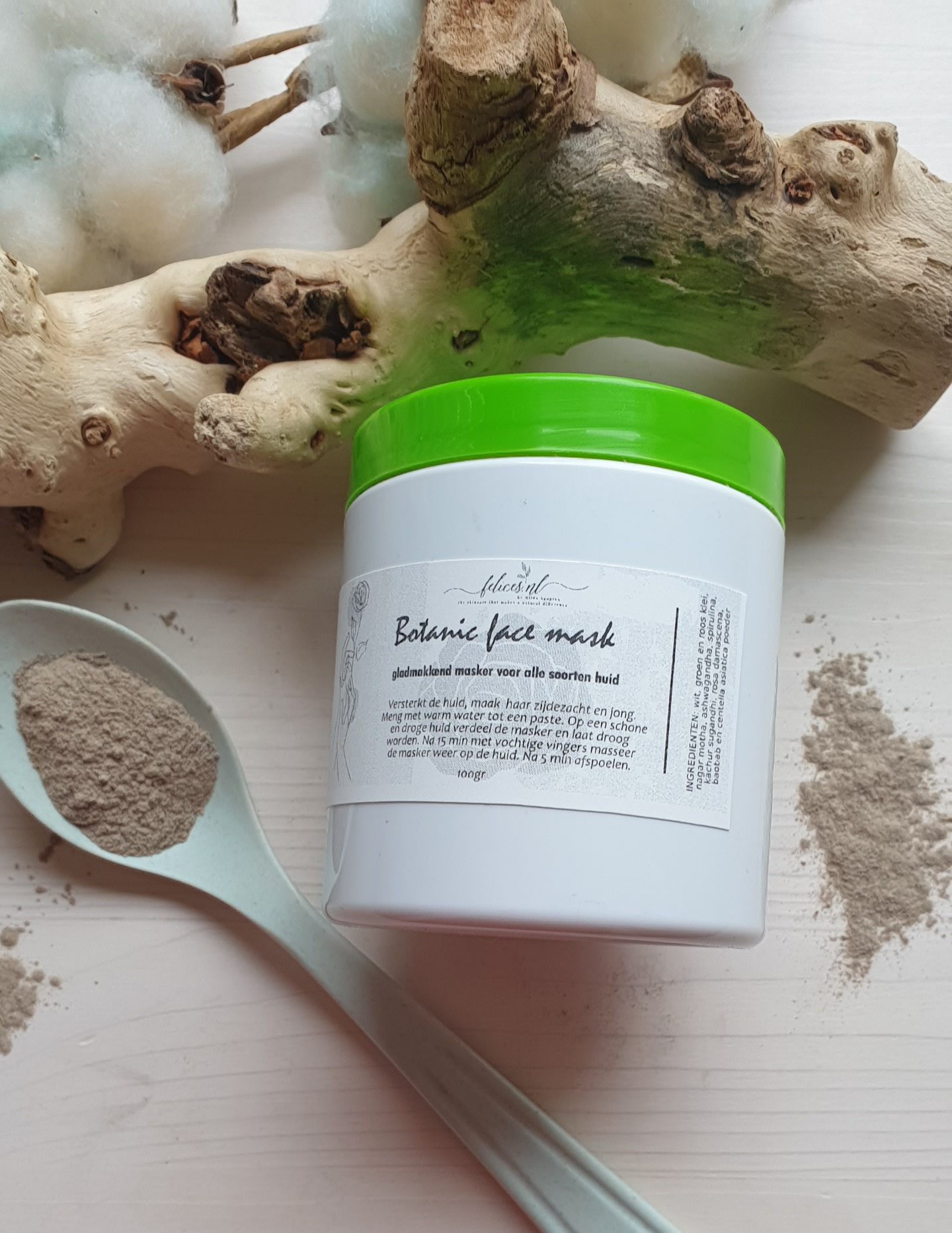 Botanische gezicht klei masker - voor alle huid types - gladstrijkend - verjongend - met klei en kruiden 200gr