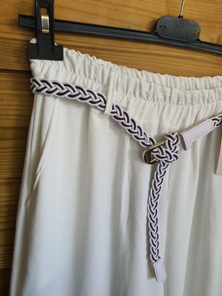 Elegante broek met ceintuur en zijzakken, zware satijnachtig stof kleur WIT maat 38/40