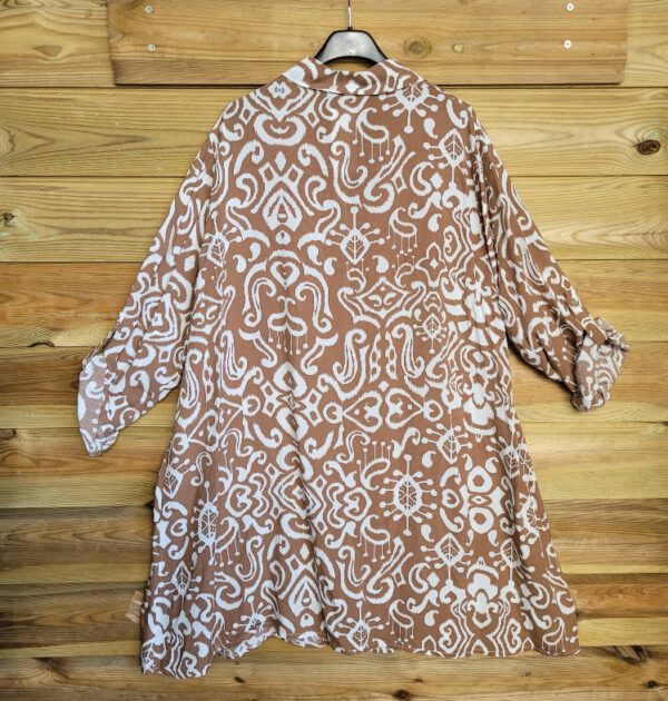 Loze en luchtige shirt jurk in BRUIN kleur met lange mouwen maat 42/44 - Afbeelding 4