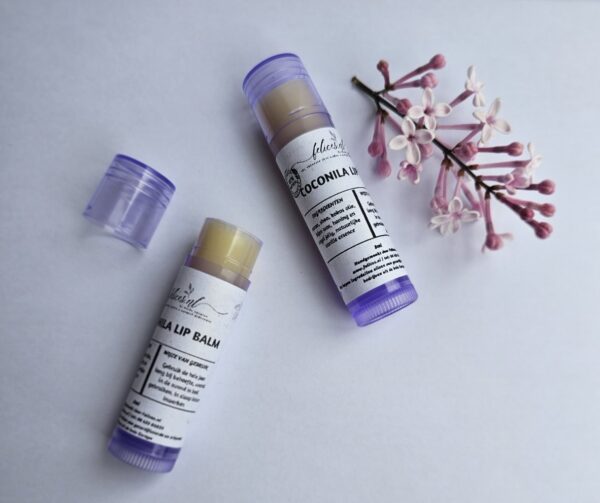 Handgemaakt Coconila lip balsem stift - cacao boter - karite - kokos - honing - vanille 8gr