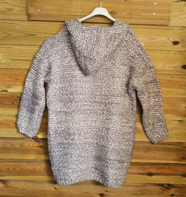 Warme bouclé vest in GRIJS kleur met zijzakken, capuchon en geborduurd bloemen maat 42-44 - Afbeelding 6