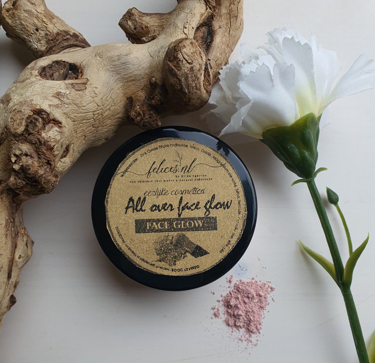 Glow all over face powder - voor een stralende tint met lichte kleurtje