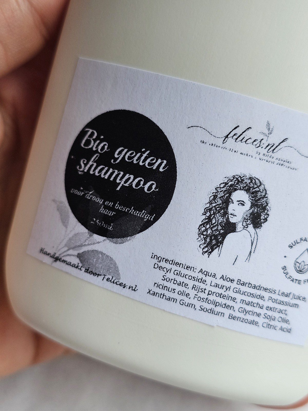 Biologische geitenmelk shampoo - phyto keratine - calendula olie - zeer droge en beschadigd haar - sulfaatvrij 250ml - Afbeelding 2