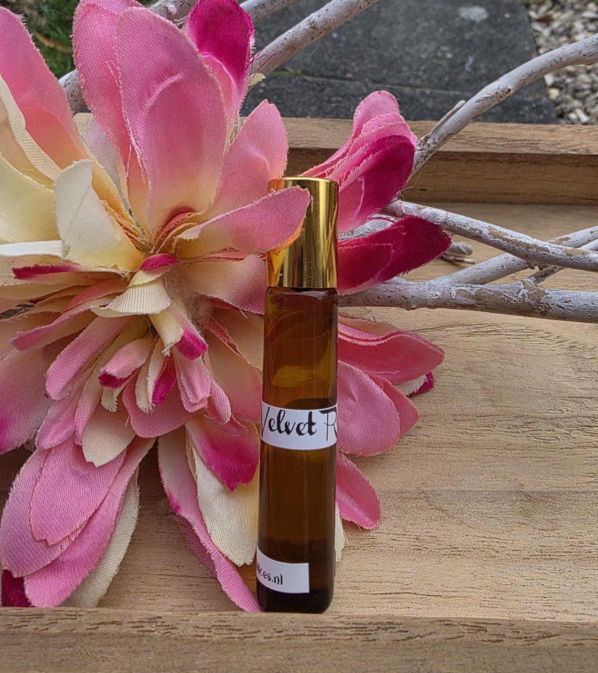 Handgemaakte roll-on parfum olie VELVET ROUGE - saffraan - amber - patchouli - vanille 10ml