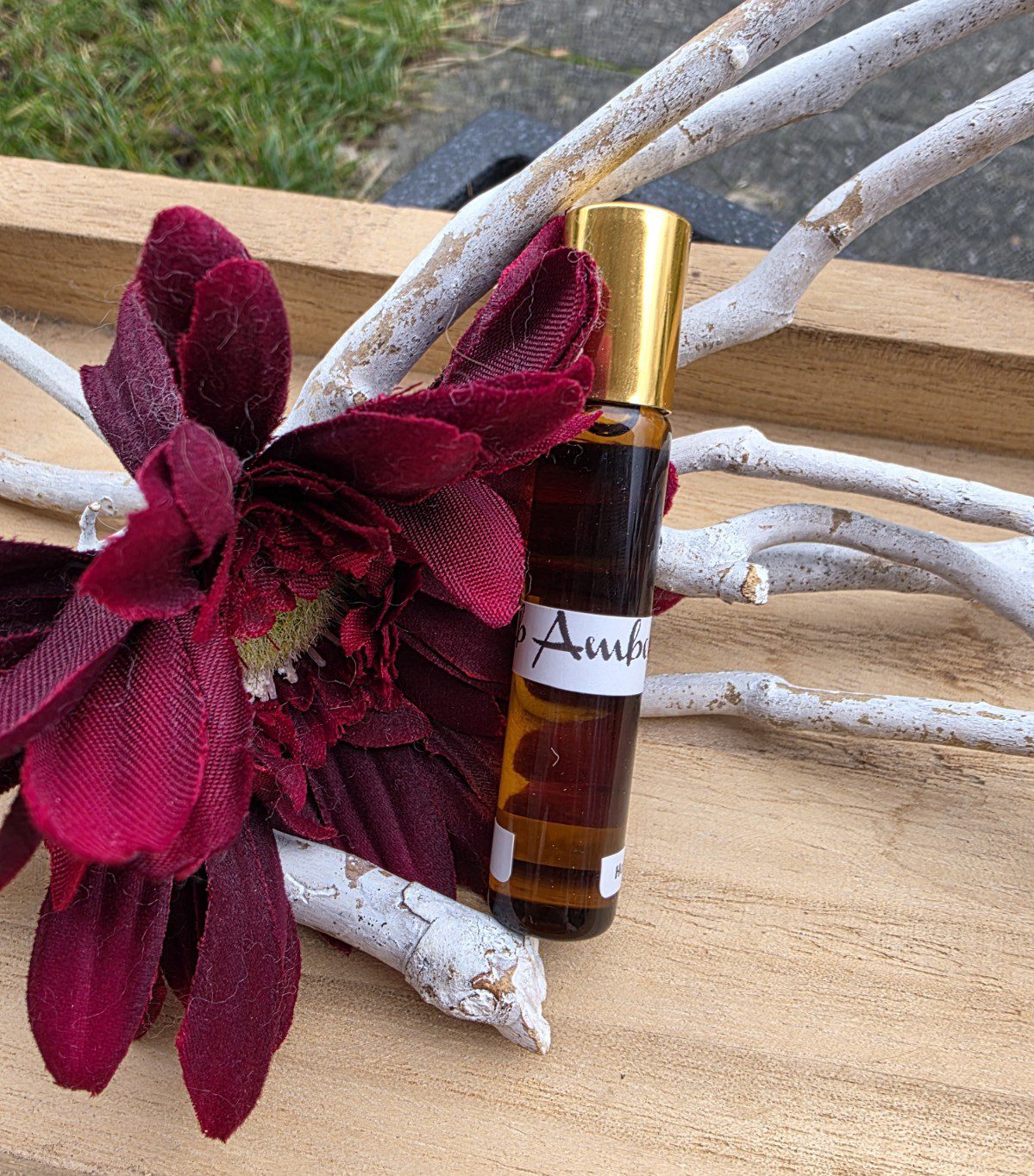 Handgemaakte roll-on parfum olie ARAB AMBER - Kardemom- Vetiver - ylang-ylang- benzoe 10ml