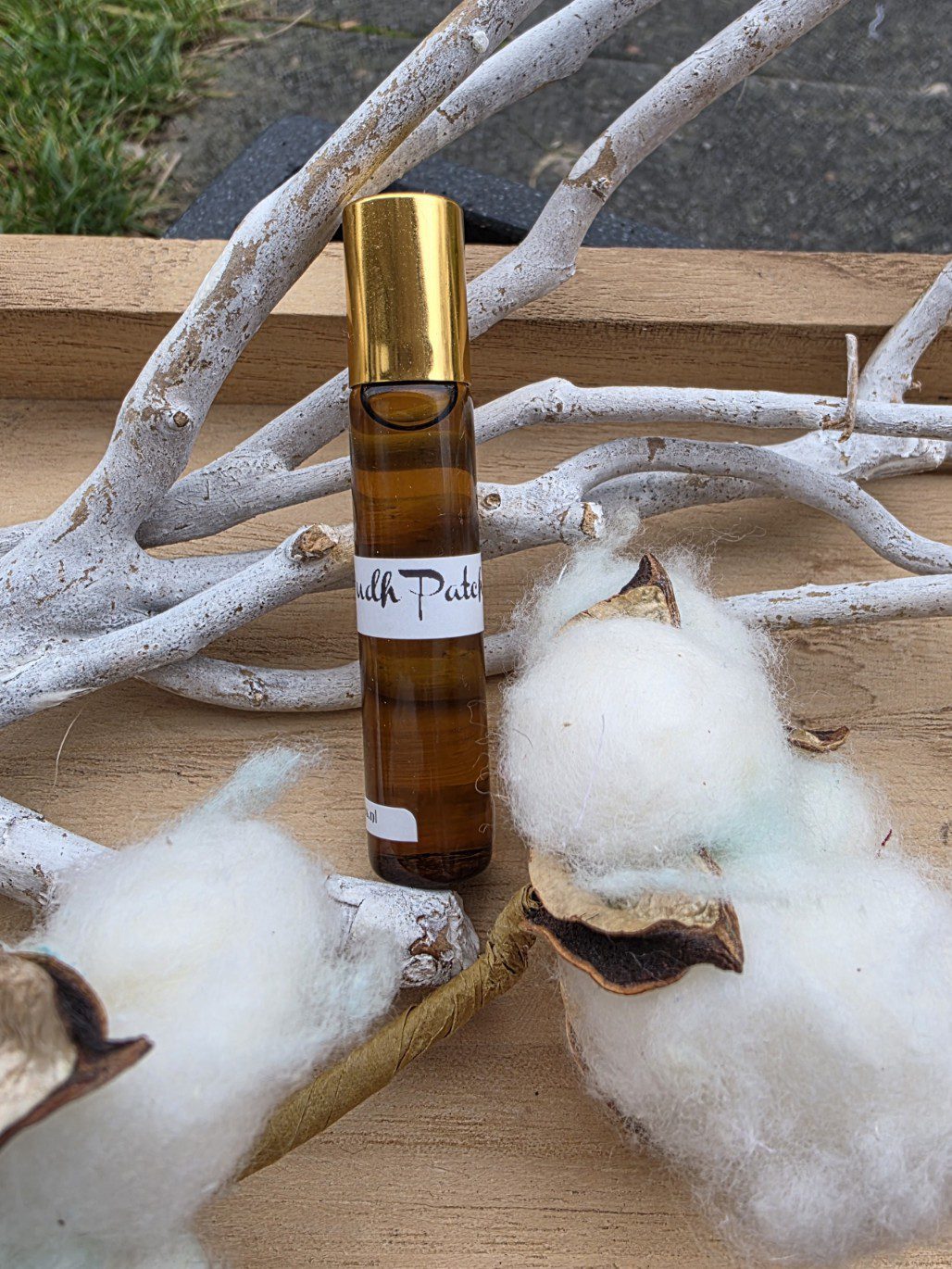Handgemaakte roll-on parfum olie OUDH en PATCHOULI - agathout - vetiver - ceder - palmarosa 10ml