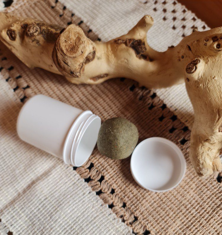 Handgemaakte milde Salie gezicht bar reiniger - scrub - ruw materialen - simpel formule - ecologische 20gr - Afbeelding 2