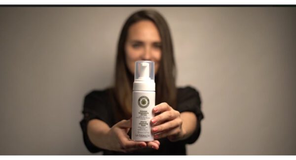 LaChinata Kersen gezicht reinigingsmousse voor gevoelige huid 150ml - Afbeelding 2