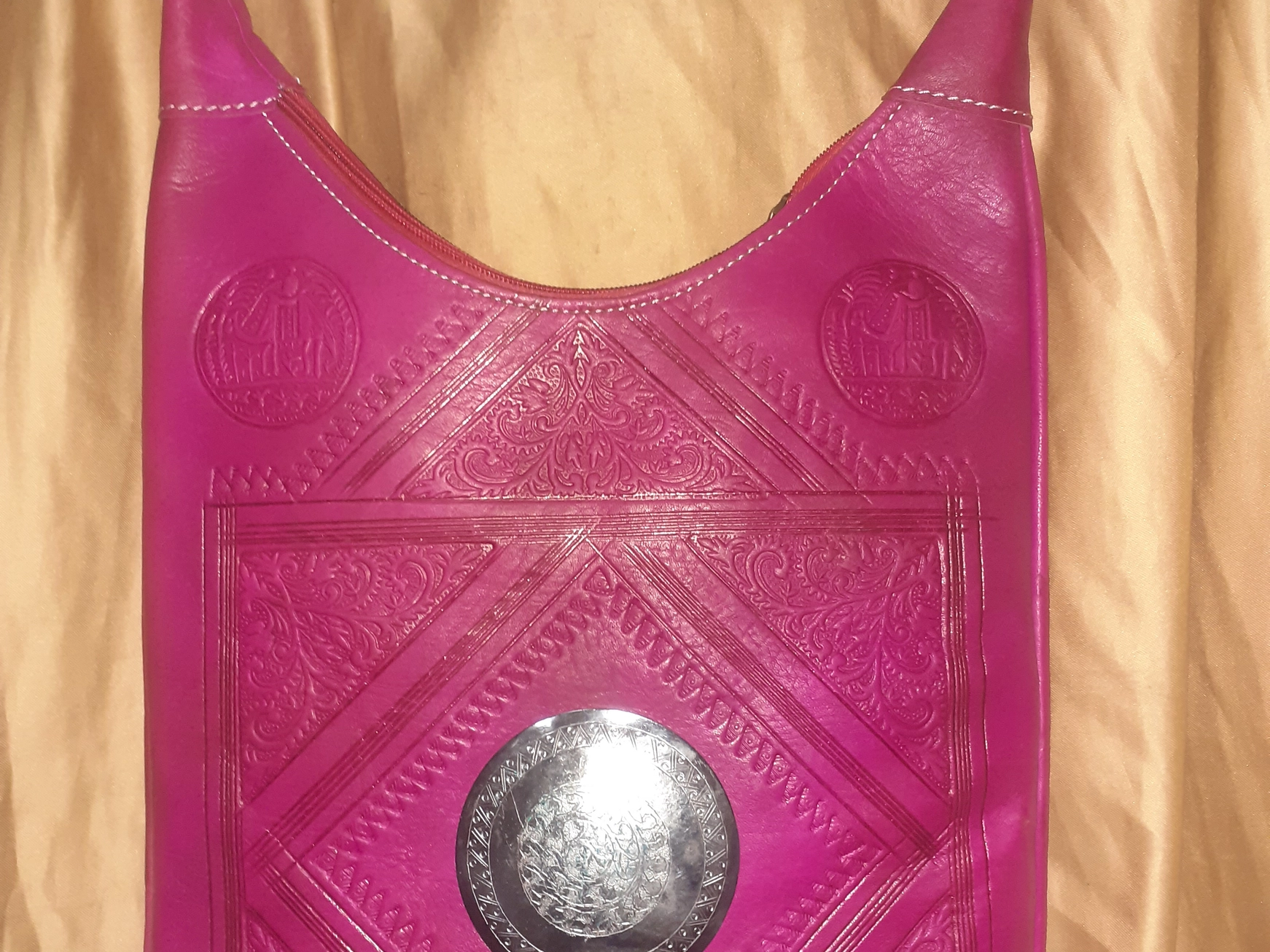 Handgemaakte schouder tas van echte leer - Marokkaanse tas - messing decoratie - grote mooi tas DIVERSE KLEUREN