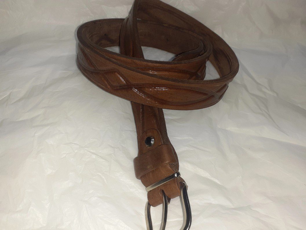 Leren heren smalle riem met patroon - staal gesp - DONKER BRUIN kleur