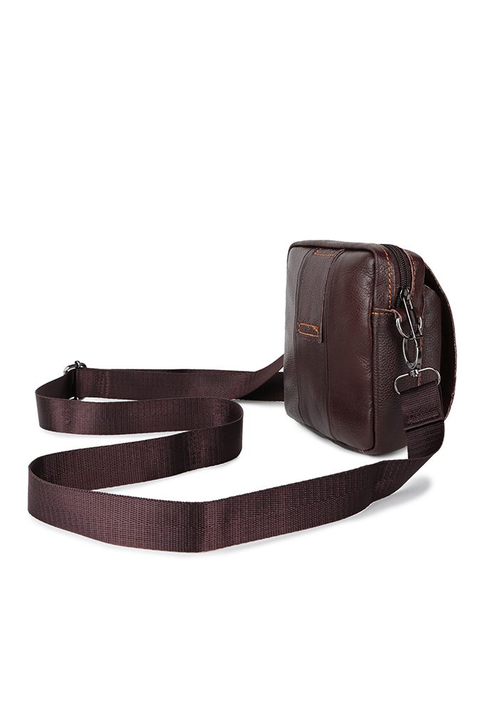 Heren Tas Van Echt Leer Met Ritssluiting En Schouderband, kleur BRUIN