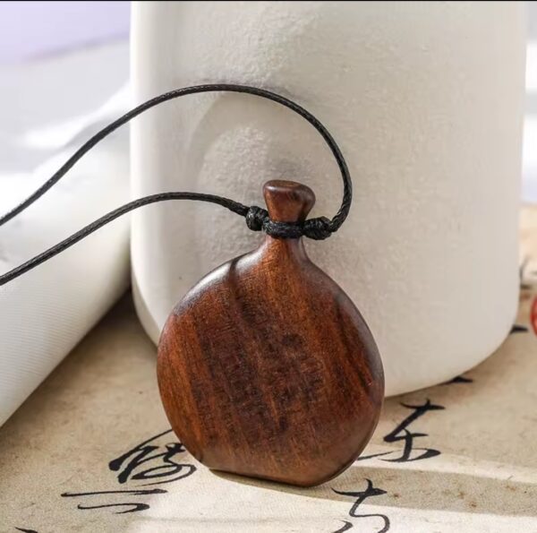 Vintage hals ketting van hout - lange ketting met fles vorm - aparte opvallende ketting - Afbeelding 3