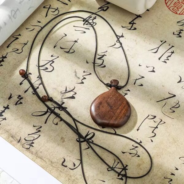 Vintage hals ketting van hout - lange ketting met fles vorm - aparte opvallende ketting - Afbeelding 4