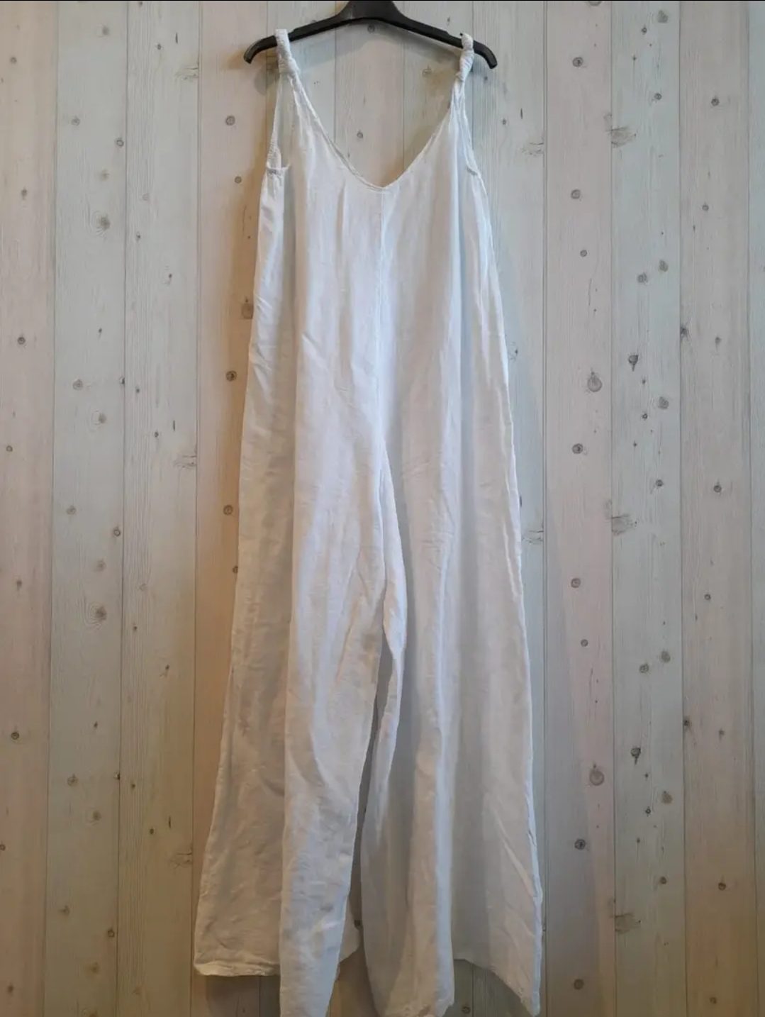 Jumpsuit in 100% linnen - v-hals en rug - kleur WIT - lange en wijde pijpen tuinbroek - maat S/M