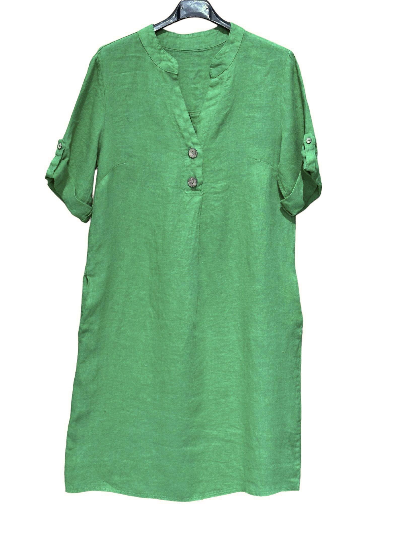 Mooi linnen jurk - v-hals - kraag - 7/8 mouwen - zijzakken en knoppen voorkant - kleur GRAS GROEN - maat 44