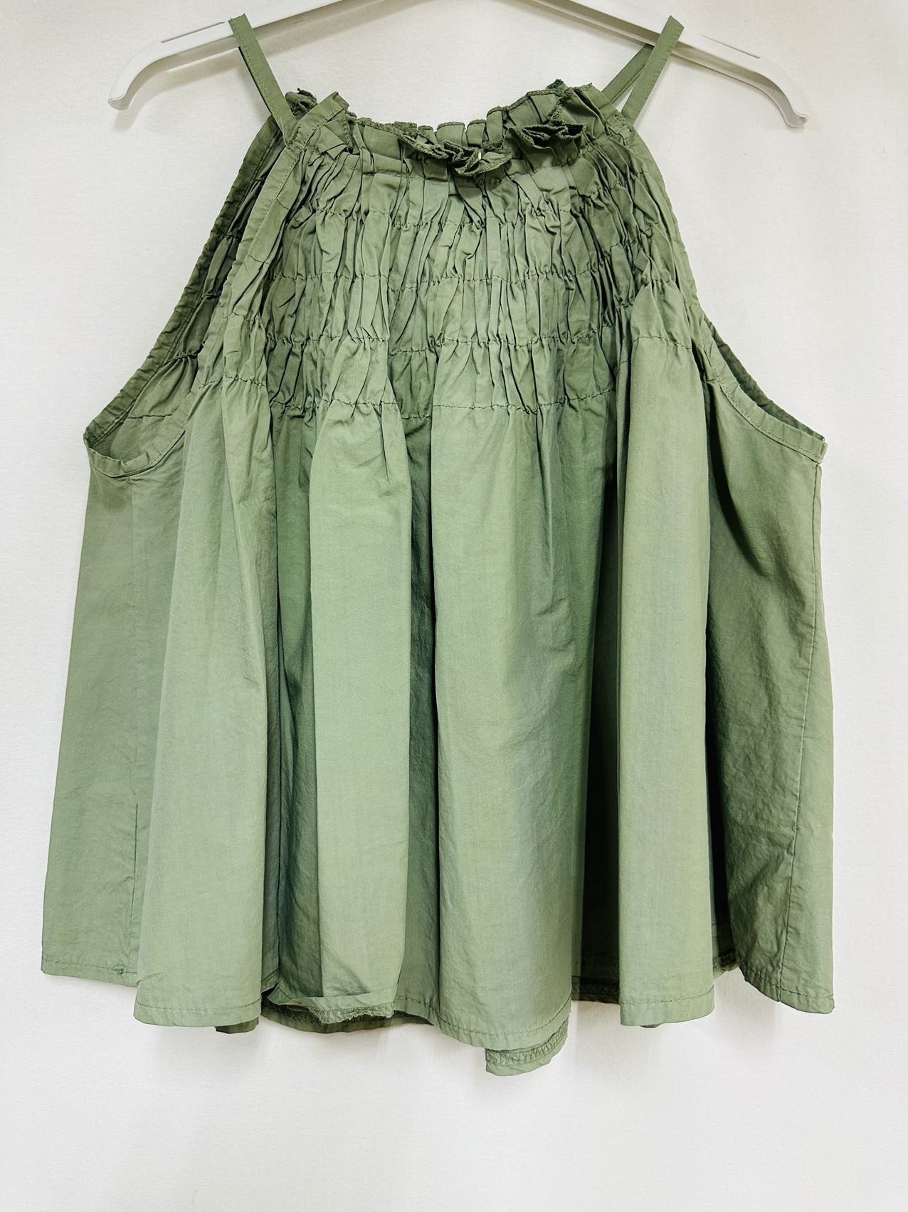 Katoenen zomer spaghetti top - hoge decolleté - cropted top - elastisch - kleur MILITAIR GROEN - maat 38/40