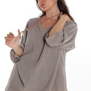 Katoen luchtige top in MODDER BRUIN kleur met 7/8 mouwen en een ketting maat 42/44