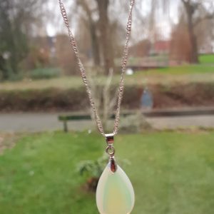 Ketting van staal en Opaal hanger