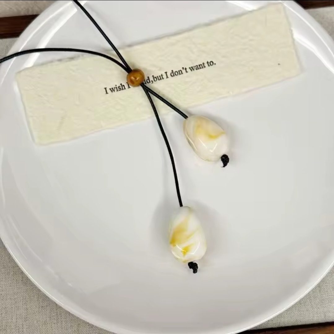 Elegante verstelbare ketting met schelp - in CREME kleur met twee hangers - Afbeelding 3