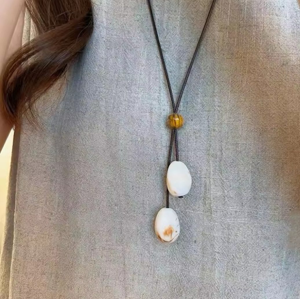 Elegante verstelbare ketting met schelp - in CREME kleur met twee hangers - Afbeelding 4