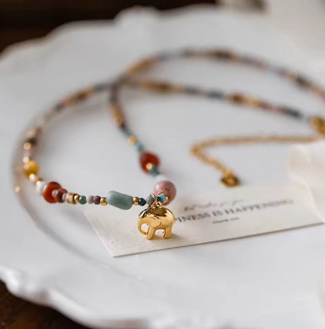 Kleurrijke edelsteen ketting met Olifant hanger - jade - jaspis - Rhodoniet - zomer collier - Afbeelding 3