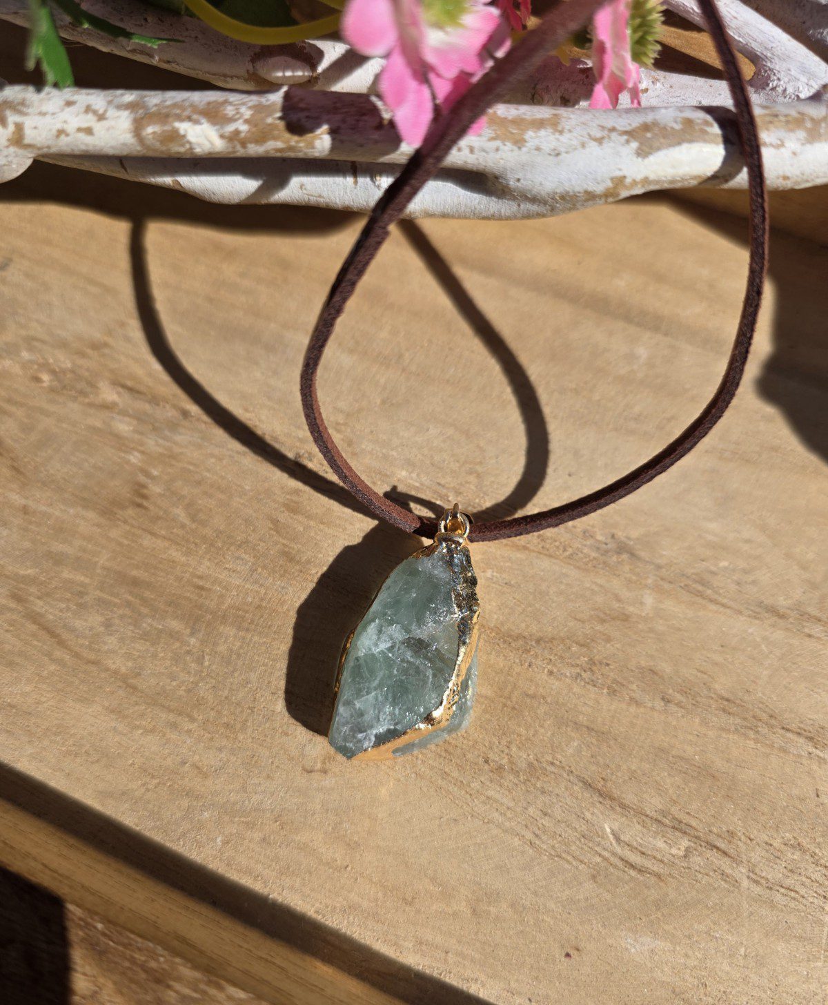 Handgemaakte edelsteen ketting met ruwe Jade - lange ketting - suède koord