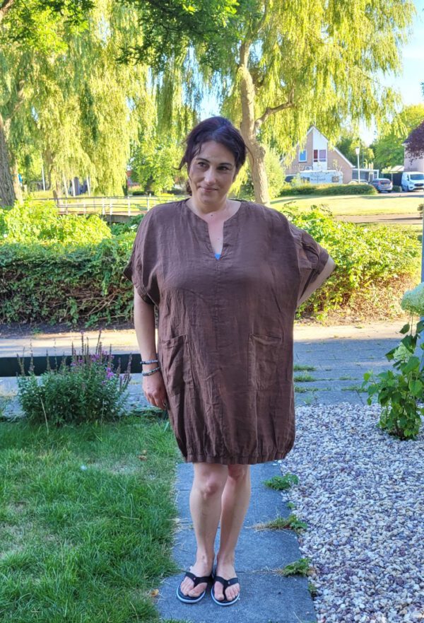 Comfortabele linnen jurk met zakken en raglan mouw , kleur BRUIN, maat 44 - Afbeelding 2
