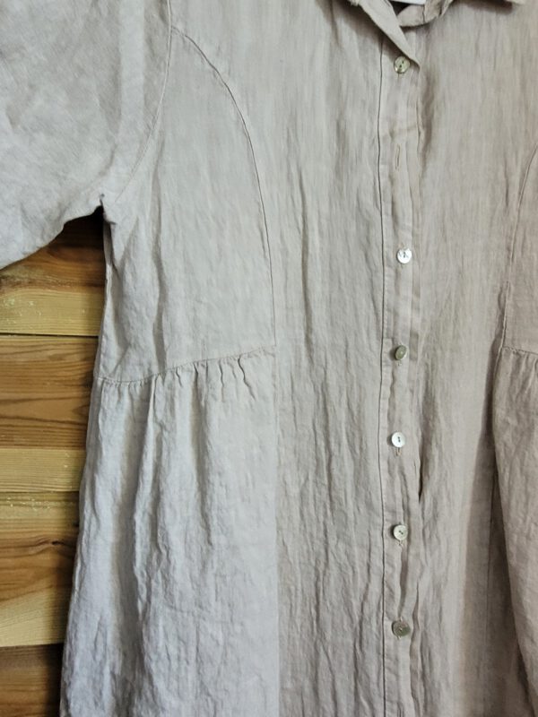 Puur linnen jurk shirt met knopen en een krag, kleur BEIGE, maat 40/42 - Afbeelding 6