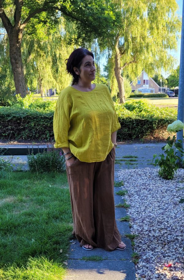 Linnen top met vlinder mouwen en ronde hals kleur GEEL, maat 44 - Afbeelding 2